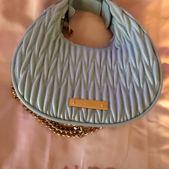 Aldo Sky Blue Quilted Shoulder Bag with Gold Chain - Picture 3 of 5